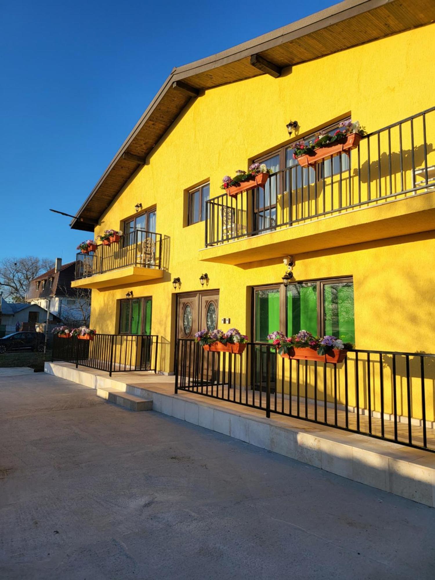 Casa Privata Airport Bucharest Therme Bucharest Balotesti Exteriör bild